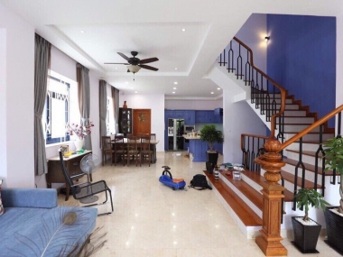 Bán nhà mặt tiền đường số Tân Quy quận 7