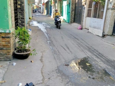 Bán nhà hẻm 128 Huỳnh Tấn Phát quận 7, diện tích 4.3x17m, giá 2.8 tỷ, LH 0909477288