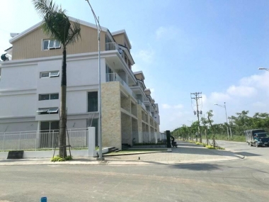 Bán biệt thự Phú Long Nhà Bè, diện tích 8x20m, giá 6.5 tỷ, LH 0909477288