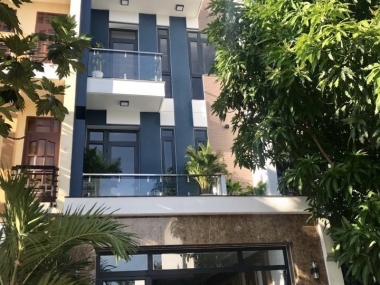 Bán nhà đường Nguyễn Lương Bằng quận 7