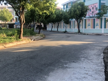 Bán đất biệt thự ven sông Quận 7, khu Tân Quy Đông, DT 12x24m, giá 90Tr/m2