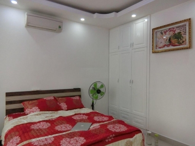 Bán nhà mặt tiền đường số 43 Quận 7, nhà cấp 4 