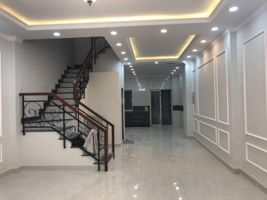 Bán nhà hẻm 300 Nguyễn Văn Linh Quận 7, trệt – 2 lầu 