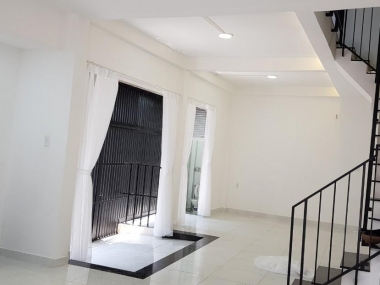 Bán nhà hẻm 701 đường Trần Xuân Soạn, 1 trệt – 2 lầu 