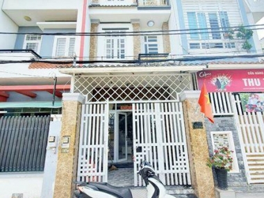 Bán nhà đường Nguyễn Thị Hương Nhà Bè, 1 trệt – 2 lầu 