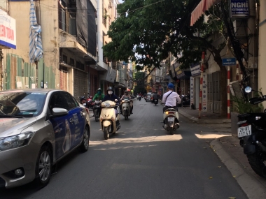 Mặt phố Hoàng Văn Thái, Thanh Xuân, 30m2, MT 5m, vỉa hè, kd sầm uất