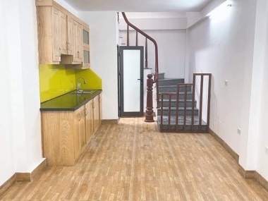 Bán gấp nhà phố Láng Hạ- Đống Đa, DT 32m x 6 tầng, MT 3.3m, giá 3.45 Tỷ, oto