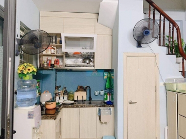 Bán nhà Chính chủ Tây Hồ! Ngõ Nghi Tàm cách 20m, xây 4 tầng-Giá 2,5 tỷ.