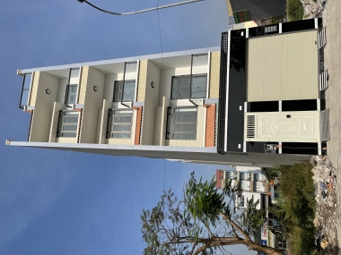 Chính chủ cho thuê nhà mặt tiền mới xây 5 X 18m,1 trệt 3 lầu,sân thượng.Sân trước 6m,sân sau 2m.