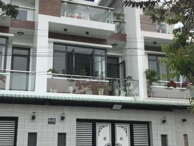 Ngân hàng bán THANH LÝ RẺ căn 1 trệt 2 lầu, sổ hồng riêng ở Bình Chánh