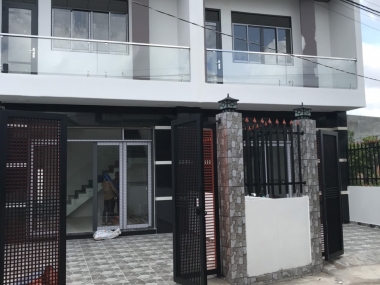 Dịch bênh cần tiền nên bán căn 1 trệt 1 lầu gần chợ Bình chánh, thanh toán 1 tỷ 450 triệu sở hữu nga