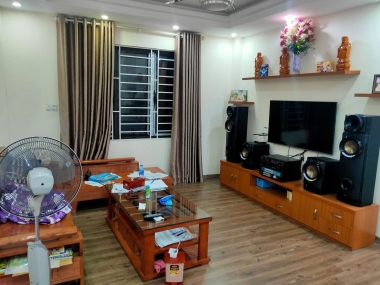 Bán nhà phố Định Công, Hoàng Mai 42m2, 5 tầng, giá 3.7 tỷ. Lô góc 2 thoáng - ở ngay