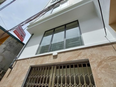 Bán nhà Bằng Liệt, Hoàng Mai 32m2, 6 tầng, giá 3.2 tỷ. KĐT Linh Đàm ở sướng