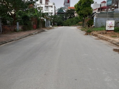 Đất Trâu Quỳ, Gia Lâm. Lô góc 35m2, mt 12m, đường 15m. Lh 0398381708.