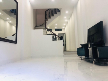 Bán nhà Trương Định, Hoàng Mai 47m2, 4 tầng, 4.2 tỷ. Lô góc 2 thoáng, gần ô tô