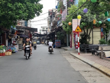 Cần tiền bán gấp 150m2 đất mặt tiền kinh doanh cạnh Học viện Nông nghiệp, Trâu Quỳ, Gia Lâm. Lh 0936