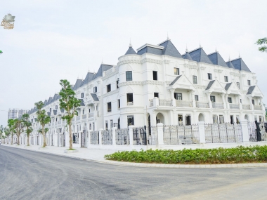 Biệt thự lâu đài phố Vimefulland Tây Hồ  The Lotus Center, Ciputra Tây Hồ, Hà Nội.