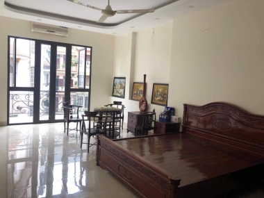 Bán nhà đẹp - Lạc Long Quân - Tây Hồ