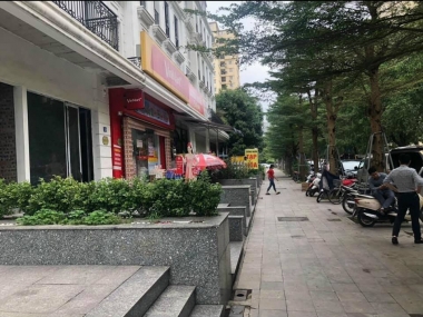 Nhà phố cầu giấy, lô sát góc, đường 21m, mặt tiền 6m, giá đầu tư