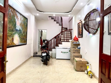 BÁN NHÀ NGÕ 108 PHỐ NGUYỄN LÂN, TX, 50M2*5 TẦNG, GIÁ 5 TỶ 900 , SÁT PHỐ, GẦN HỒ RÙA