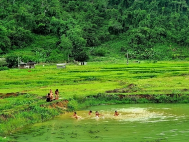 CẦN TIỀN BÁN GẤP lô đất 3800m2 có 400m thổ cư - Bản Lùn - Mường Sang Mộc Châu giá rẻ