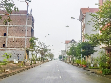 Bác nào có đất Trâu Quỳ, Gia Lâm trên 200m2 báo em nhé. Đường rộng rãi. LH 0398381708.