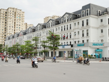 Tiền rẻ được bơm liên tục ra thị trường. Đầu tư gì để tích lũy tài sản?