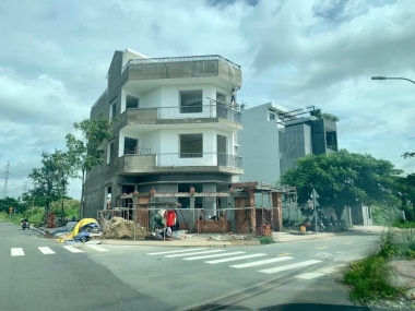 Bán nền đất Biệt thự Villas đường Phạm Hữu Lầu Phước Kiển Nhà Bè 