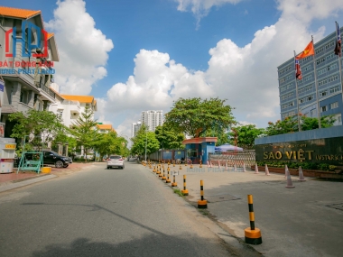 Đất căn góc 2 mặt tiền đường số 65 Khu dân cư Tân Quy Đông Quận 7. DT: 5,76m X 20m. Giá: 30 tỷ