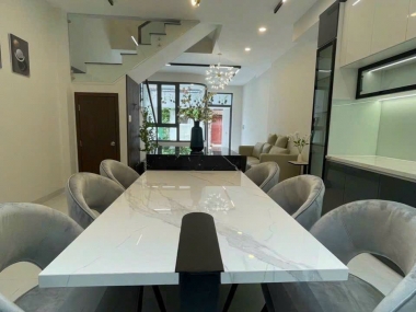 Bán nhà phố khu VIP Kiều Đàm dt 4.8x15m giá 10.9 tỷ lh 0918089169 Hiền Thương 